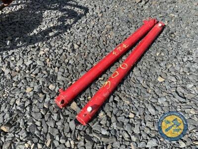 2 x hydraulic rams 70mm bore 40mm rod