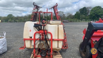 Cropmaster 800L crop sprayer booms need attention