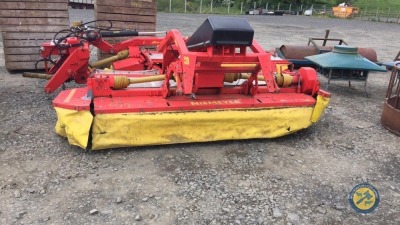 Front disc mower conditioner