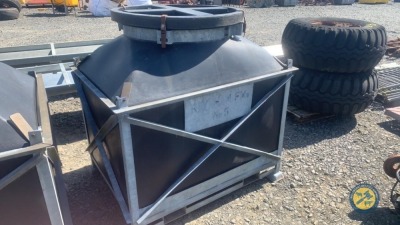 1200L plastic tank in frame