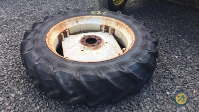 Pirelli tyre on Ford rim 14.9-38