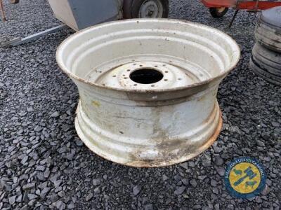 New Holland rim 38-650