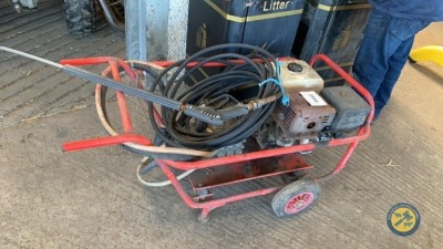 13 HP Honda pressure washer complete with hose & lance, hose approx 30ft