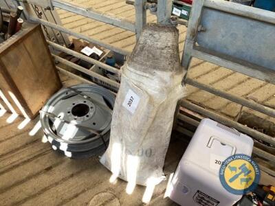 Fibre glass matt approx 50m