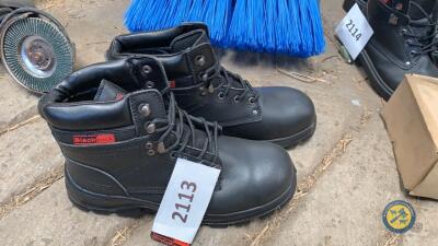 Size 8 safety work boots