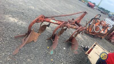 3 furrow plough Kvernland