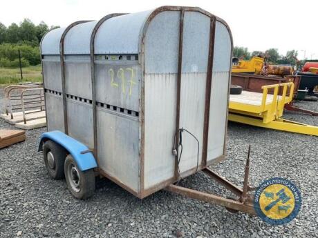 Bateson 2 cow trailer 8x5