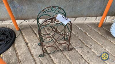Iron wine bottle holder