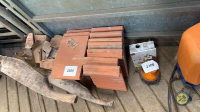Quantity of floor tiles