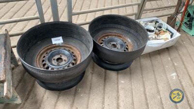 2 x wheel planters