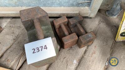 1 x 25kg 2 x 5kg weights