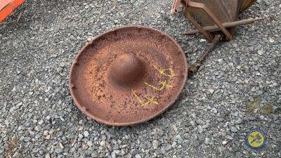 Mexican hat feeder