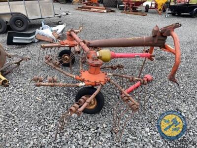 Kuhn kicker or rake with shaft