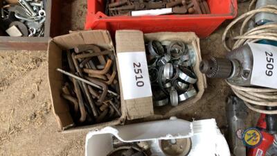 Box of jubile clips & allan keys