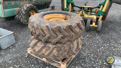 2 x 18.4-15-R26 tyres & rims holding air 8 studd 50% tread