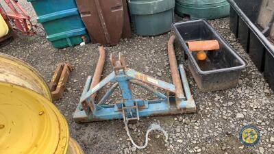 Fleming bale lifter