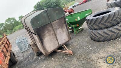 Sheep or cattle trailer