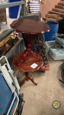 2 x ocasional tables