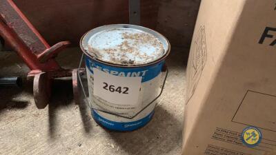 2.5L tin of Primalkyde grey undercoat for tractor
