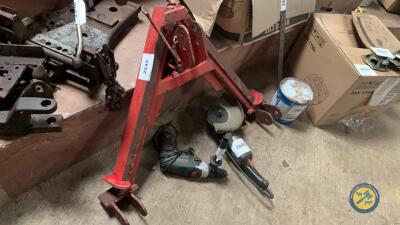 A frame for 2 point linkage