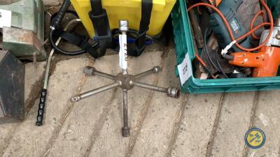 Wheel brace