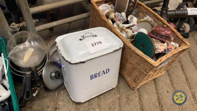 Enamel bread bin