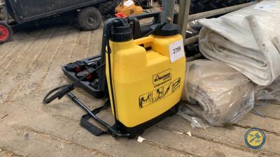 Knapsack sprayer