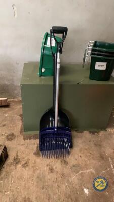 Shavings fork & shovel
