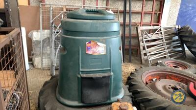 Compost bin