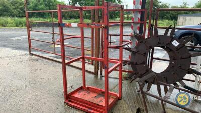 Single man cage