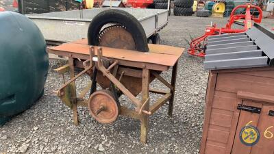 PTO saw bench with shaft