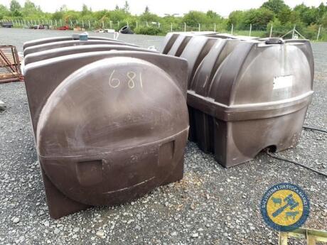 2 x oil tanks 2000L