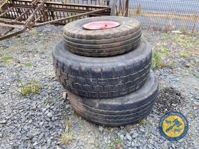 2 super singles tyres & rims 1x5 stud rim & typre