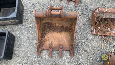 2ft digger bucket