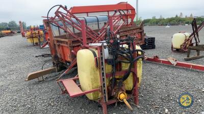 800L Hardi crop sprayer with shaft