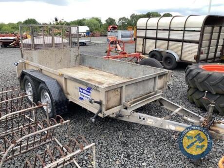 Ifor Williams general purpose trailer, needs 1 brake cable, lights working