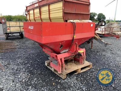 Kuhn MDS 935 D2 fertiliser sower with shaft