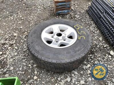 Land Rover wheel as new 235-85R-16C