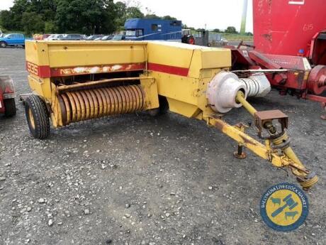 New Holland 935 baler