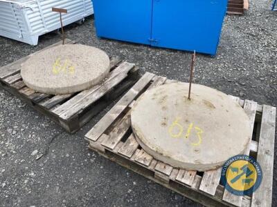 2 x concrete round tops for pillars