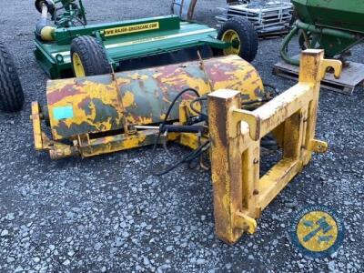 JCB Q fit brackets on road brush