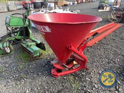 Vibur 500 manure sower with shaft