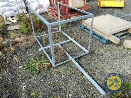 Approx 5x3ft trailer frame