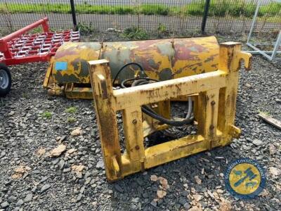 JCB Q fit brackets on road brush