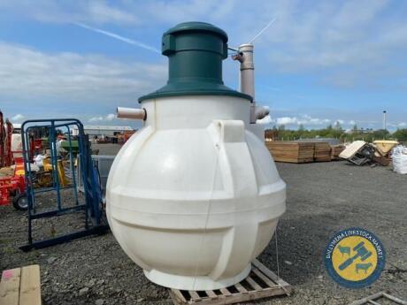 Balmoral 3800gln septic tank with air compressor unused