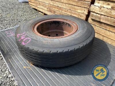 Tyre & rim 10.00 R20