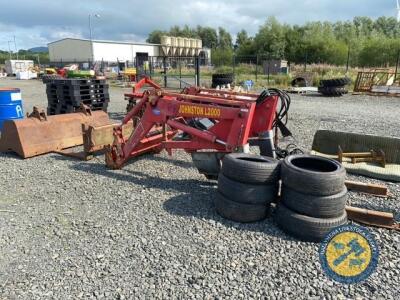 Johnston L2000 quick fit power loader complete with pallet toes & buckets