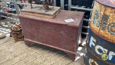 Pine blanket box