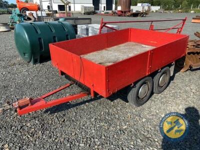 Tandem axle car trailer with spare wheel