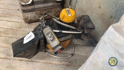 1 Tonne Morris Hoist